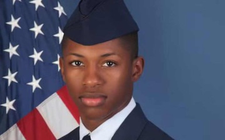 Policial que matou aviador da Força Aérea dos EUA é indiciado por homicídio culposo