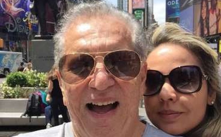 Carlos Alberto de Nóbrega diz que &#8216;sonha&#8217; com contrato vitalício no SBT