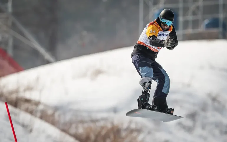 Brasileiro conquista primeira medalha do país em Olimpíadas de Inverno