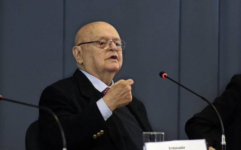 Morre o embaixador João Clemente Baena Soares, ex-secretário-geral da OEA