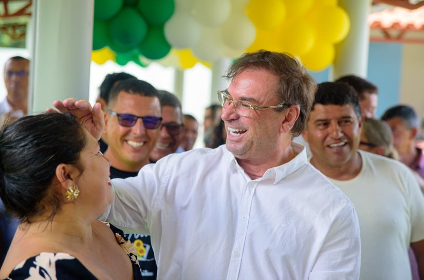 Prefeito Luciano Barbosa inaugura escola no povoado Capim para mais de 750 alunos