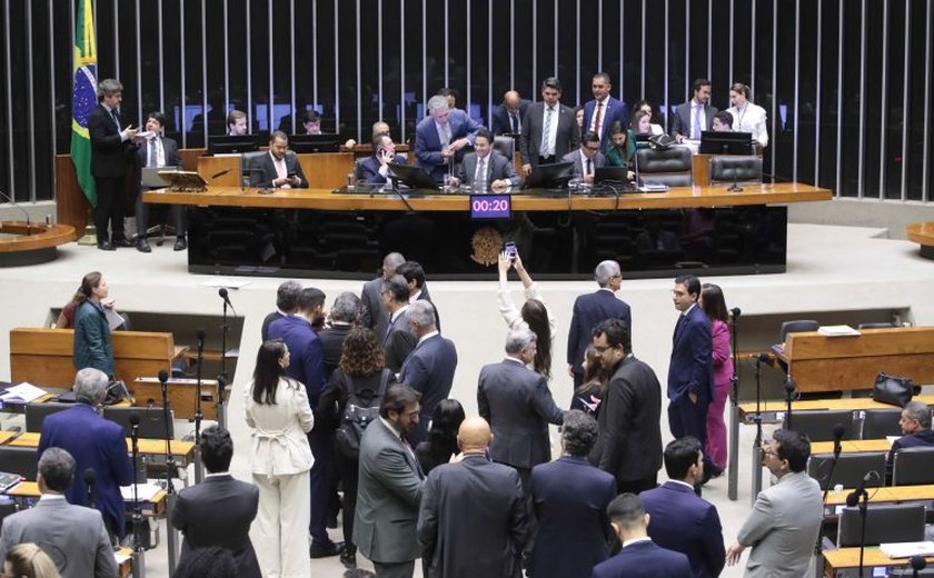 Eleições no Congresso, favoritismo e negociações: o que esperar da política em 2025?