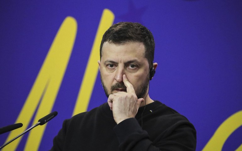 Zelensky considera eleições para ganhar tempo ao Exército ucraniano, avalia analista russo