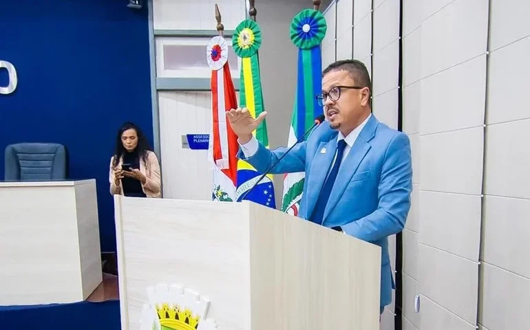 Vereador Charles Hebert critica reajuste de 4,3% em duas parcelas da Prefeitura e classifica percentual como desrespeito aos servidores de Maceió
