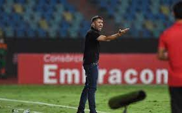 Coudet diz que Inter não está no nível de Flamengo e Palmeiras: 'Mas temos que brigar'