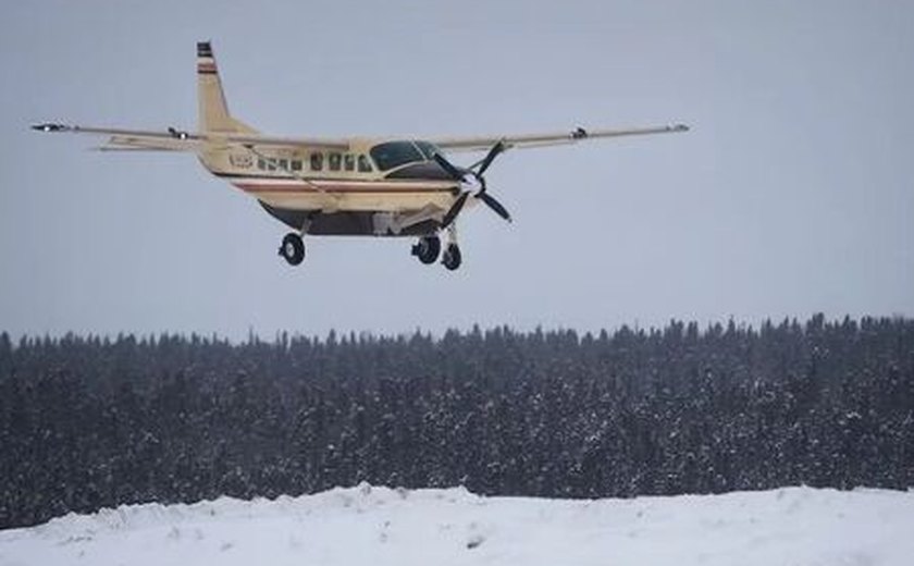 Avião com 10 pessoas desaparece no Alasca