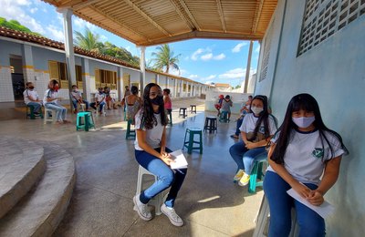  Integração entre Educação e Saúde promove vacinação de alunos de Arapiraca contra a Covid-19
