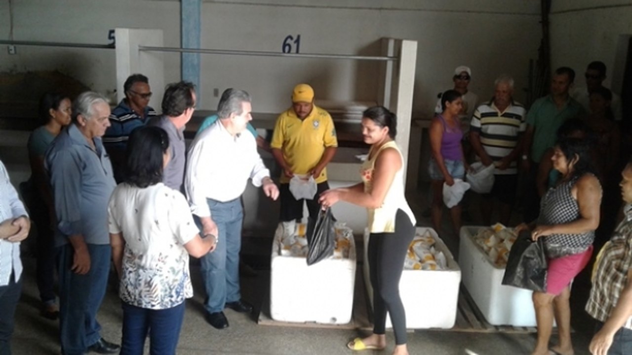 Agricultura abre Governo Presente com entrega de leite em Junqueiro