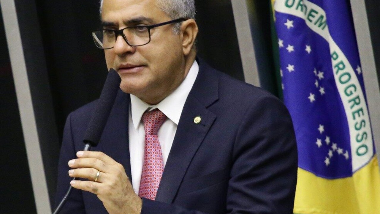 Deputado apresenta PEC que permite zerar impostos sobre combustíveis e gás