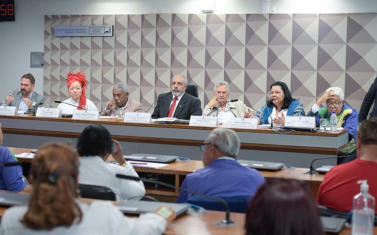 CDH aprova relatório sobre mães acusadas de sequestro internacional