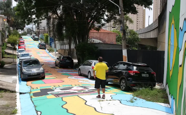 Conheça as ruas escolhidas como as dez mais descoladas do mundo e confira o que elas têm a oferecer; veja fotos