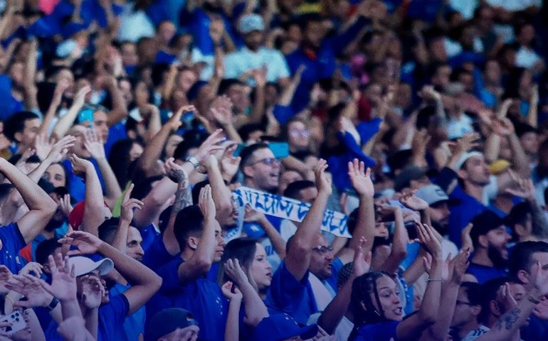 Cruzeiro cobra medidas rígidas contra atos de racismo na Argentina e torcida do Boca rebate