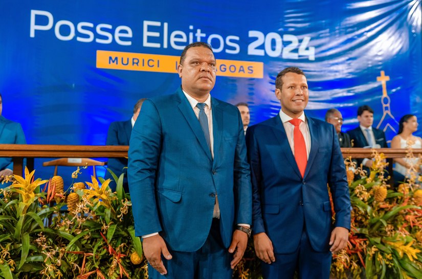 Prefeito Remi Filho, vice e vereadores tomam posse em Murici