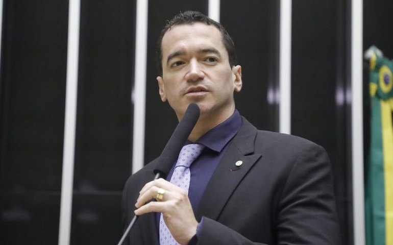 Comissão aprova mudança no Código de Trânsito para aumentar segurança de pedestres com deficiência