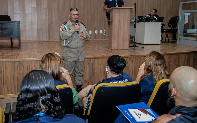 Batalhão de Trânsito promove palestras e fiscalizações na Semana dos Motoristas Profissionais