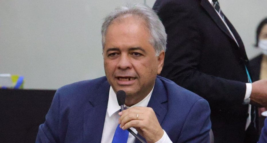 Deputado Silvio Camelo homenageia os 50 anos do Restaurante Dragão