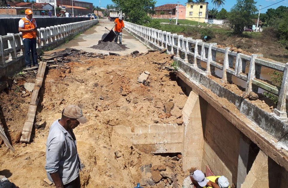 Ponte cedeu