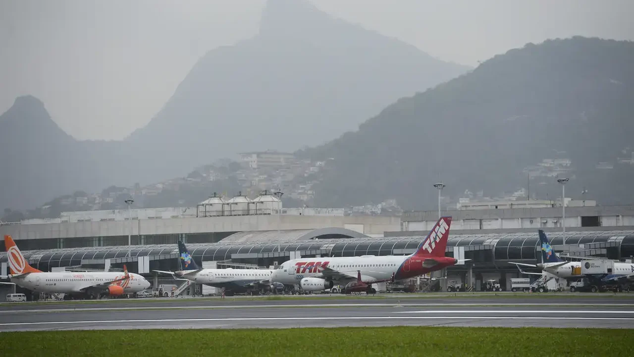 Voos da American Airlines são liberados nos EUA após interrupção por problema técnico