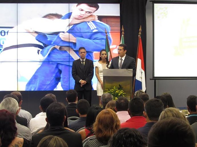 Secretário do Planejamento representa governador em homenagem do Esporte