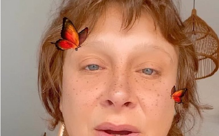 Katiúscia Canoro se retrata três vezes seguidas após errar o nome de filme