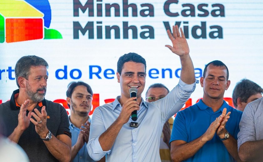 Prefeito JHC sorteia novos apartamentos do Residencial Parque da Lagoa