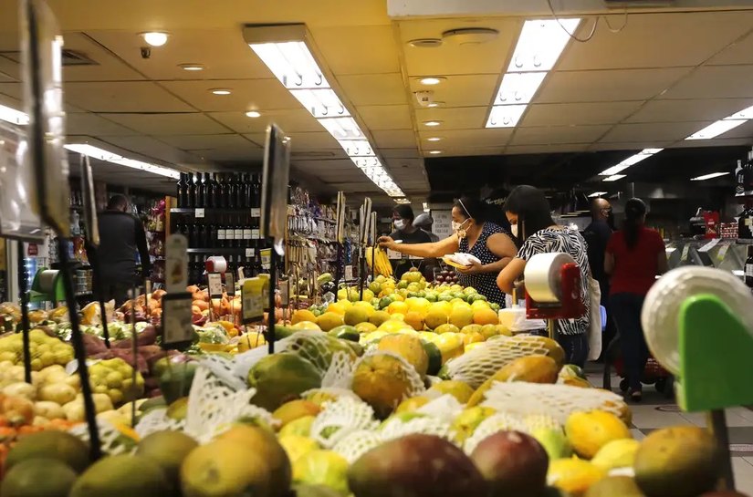 Estimativas do mercado para inflação e PIB permanecem estáveis