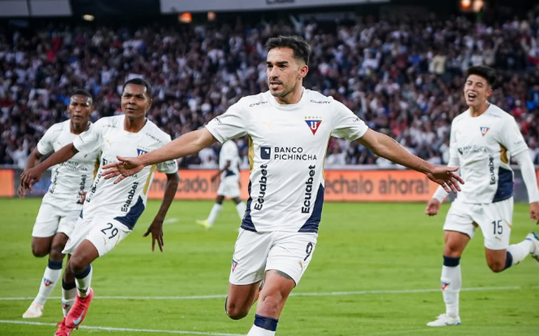LDU ganha, elimina o atual campeão Botafogo e encara o São Paulo nas quartas da Libertadores