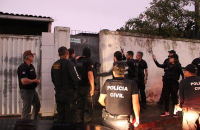 Polícia Civil realiza megaoperação para combater crimes em Alagoas
