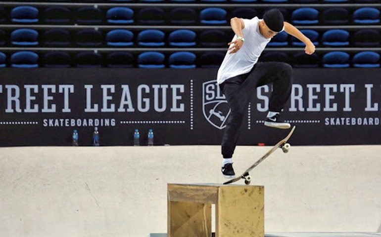 Quatro skatistas brasileiros avançam às quartas de final do Pro Tour de Dubai no street