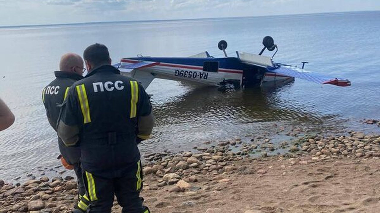 Motor de avião pequeno avaria, provocando pouso de emergência perto de São Petersburgo