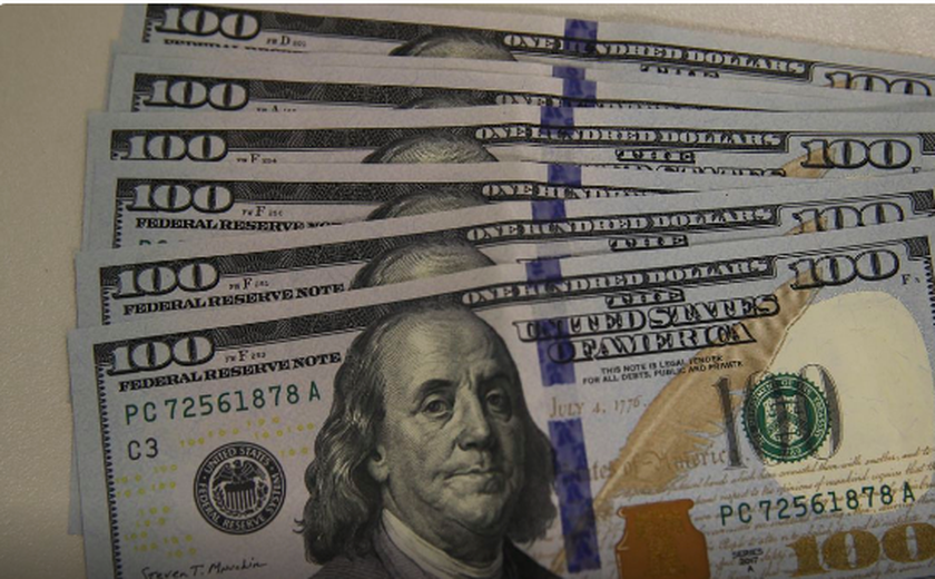 Dólar encosta em R$ 5,34 após ata de reunião do Banco Central dos EUA