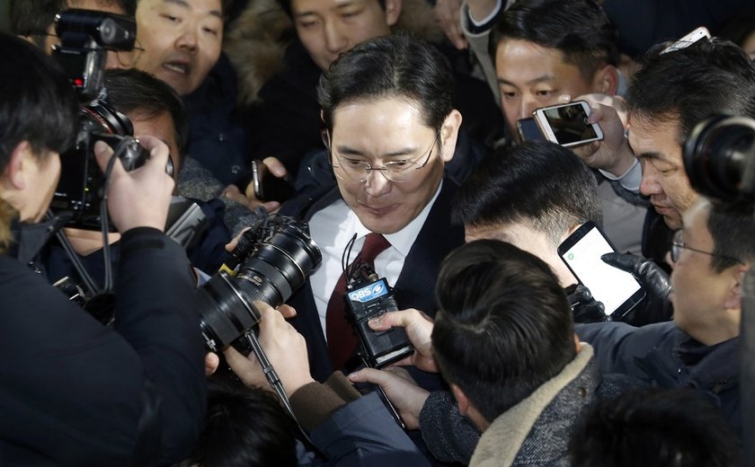 Herdeiro da Samsung é liberado após 22 horas de interrogatório