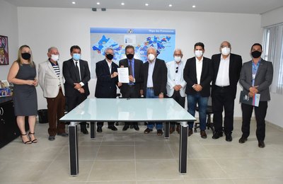 MPAL e Cesmac assinam convênio para elaboração de projetos que vão auxiliar trabalho da Justiça