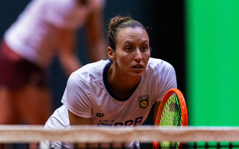 Luisa Stefani organiza torneio e tenta impulsionar duplas no tênis nacional
