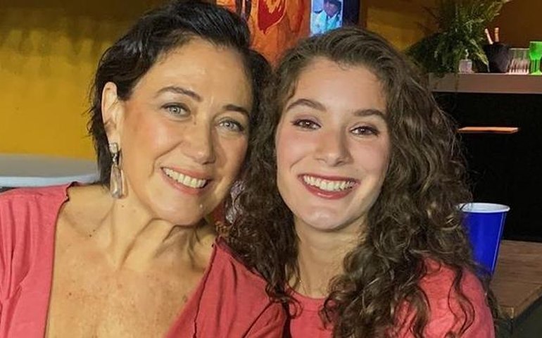 Filha de Lilia Cabral ajudará alunos da rede pública em literatura na quarentena