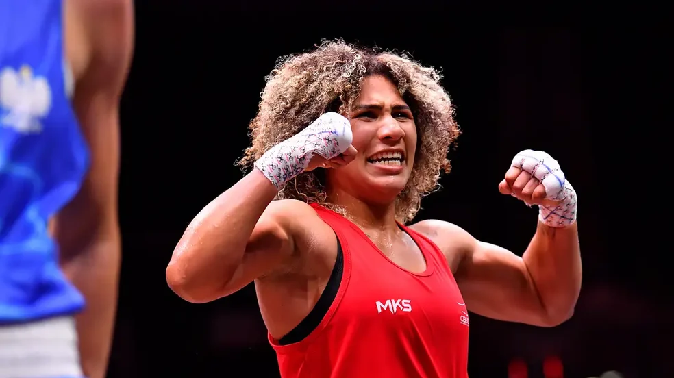 Brasileira Rebeca Lima é campeã mundial de boxe em Liverpool