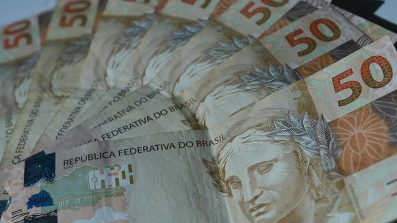 Plano Real, que acabou com hiperinflação, completa duas décadas