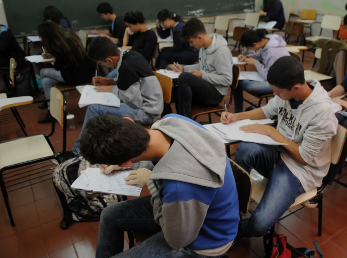 Enem 2025: Especialista dá dicas de como manter o foco nos estudos sem se esgotar