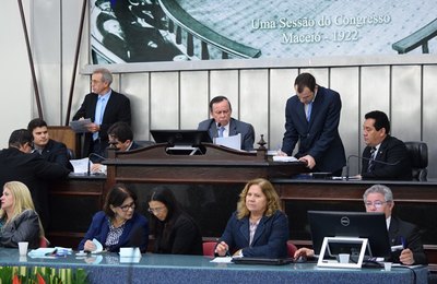 Assembleia aprova reajuste dos servidores do Estado