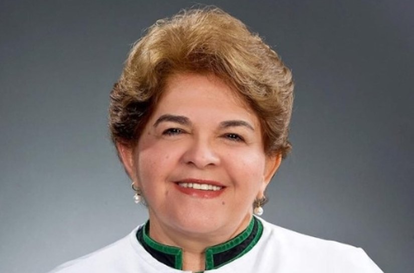 Reitora honorária Ana Dayse Dorea recebe título Doutor Honoris Causa da Ufal