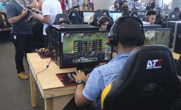 Bolsonaro reduziu os impostos para importação de jogos eletrônicos