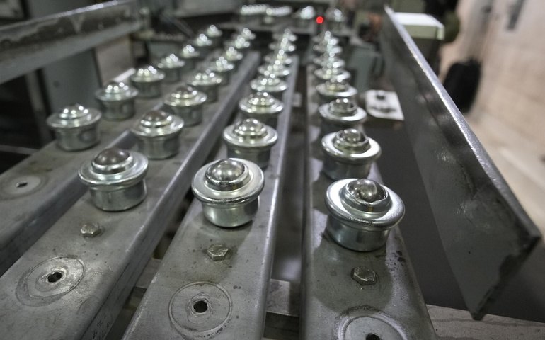 EUA discutem com indústria de defesa aumento da produção de armas após queda nos estoques