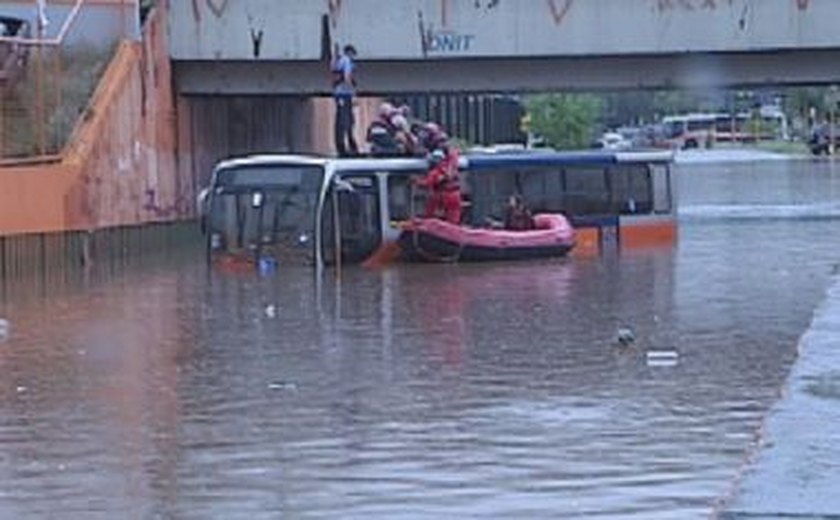 Temporal provoca estragos em Bauru e em Araraquara