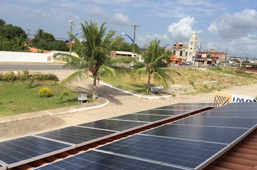 Empresário investe em placas fotovoltaicas para geração de energia solar