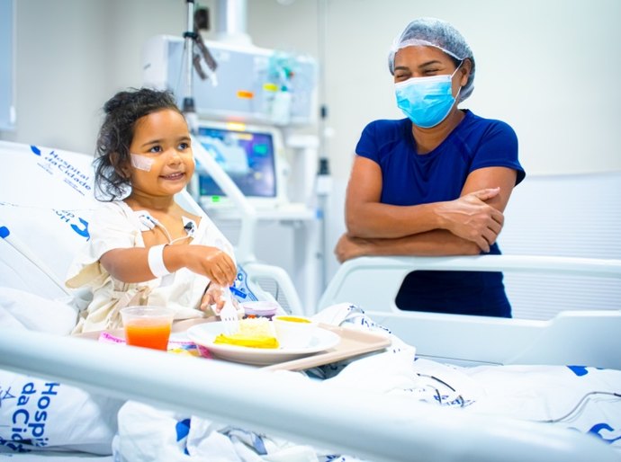 UTI pediátrica do Hospital da Cidade transforma rotina hospitalar em celebração na Semana da Criança