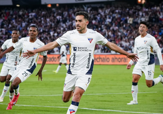 LDU ganha, elimina o atual campeão Botafogo e encara o São Paulo nas quartas da Libertadores