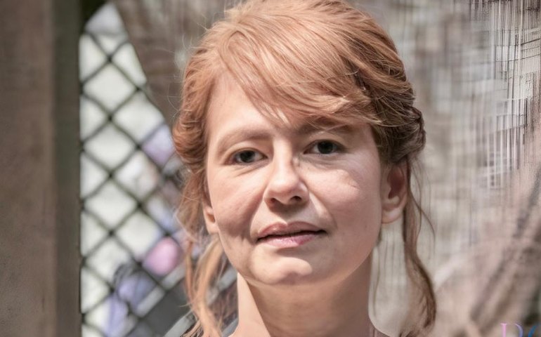 Narjara Turetta faz vaquinha para projeto teatral e ganha R$ 1,4 mil em 40 dias