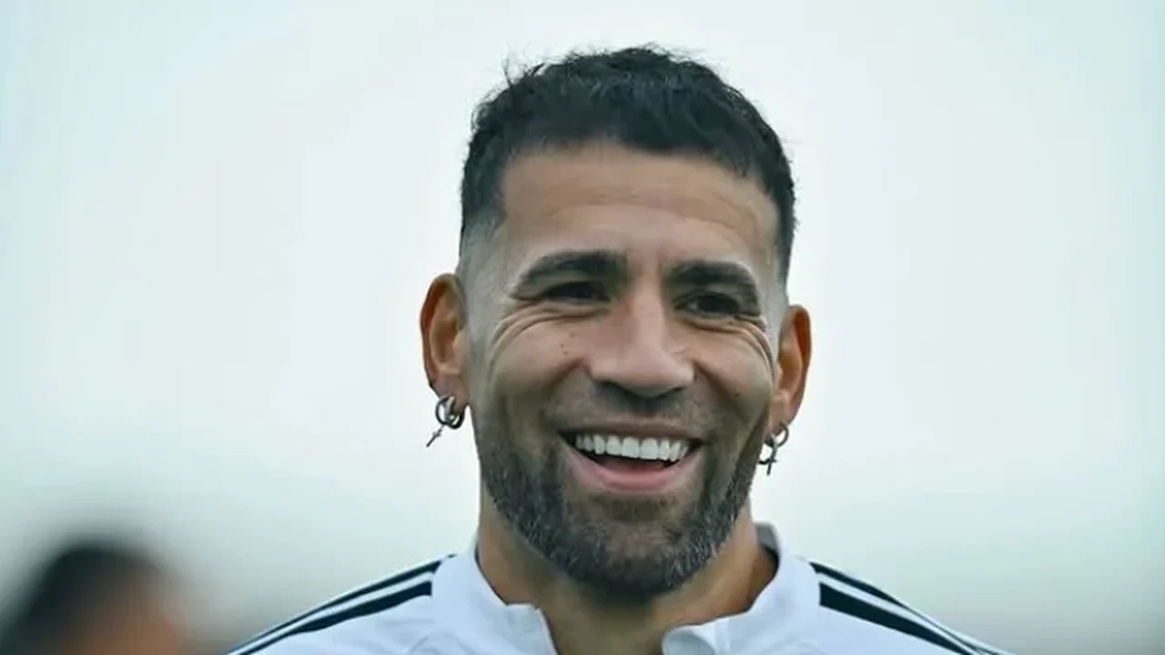 Otamendi se aposenta da seleção da Argentina após vice na Copa: 'Defendi com a alma'