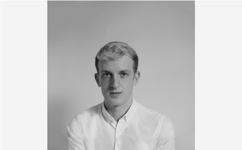 Édouard Louis sobre homossexualidade: 'Nunca consegui ser o filho que meu pai queria'