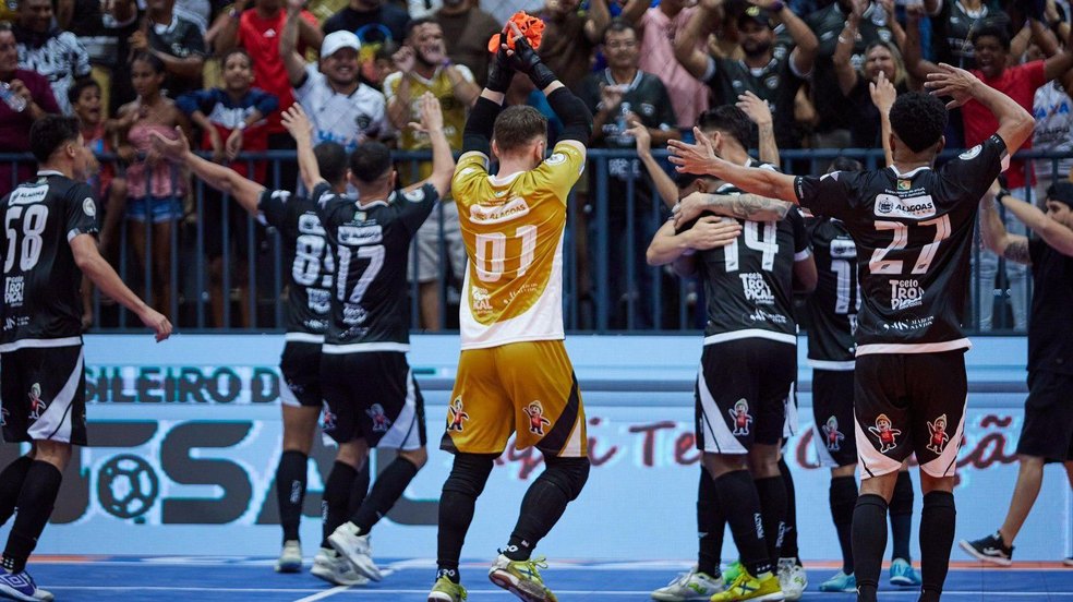 Traipu garante vaga na final do Brasileiro de Futsal após virada eletrizante em Arapiraca